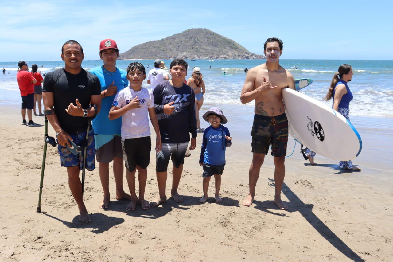 $!Celebran el Día del Niño entre olas y mucha diversión