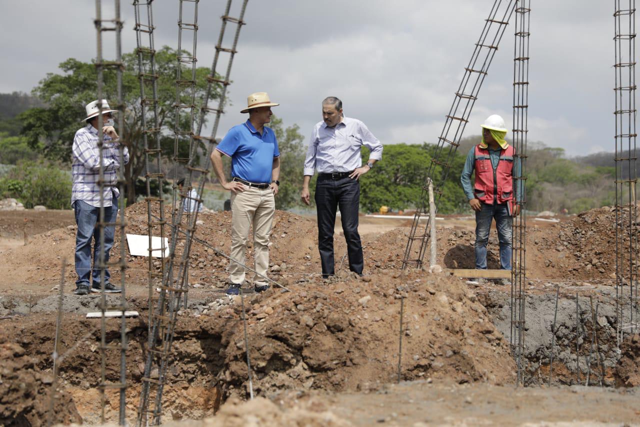 $!Nuevas viviendas para pobladores de presa Santa María van con buen avance: Quirino