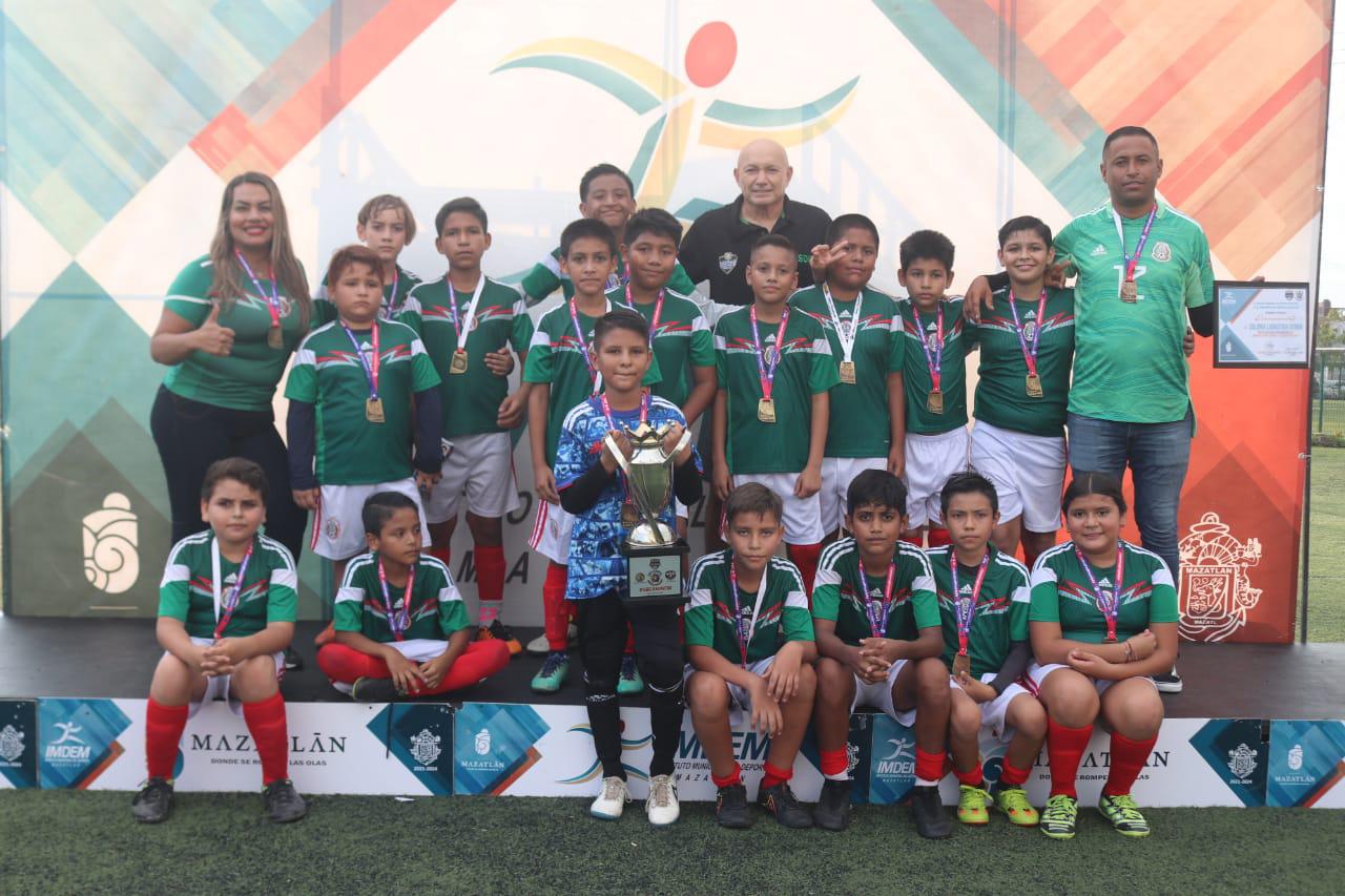 $!Premian a lo mejor de la Liga Infantil Intercolonial de Futbol (FOTOS)