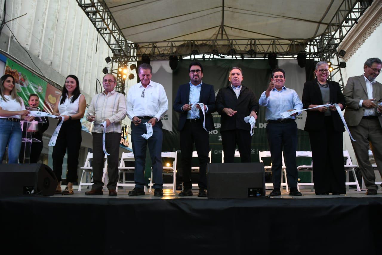 $!Elmer Mendoza inaugura la Feria Internacional del Libro en Culiacán