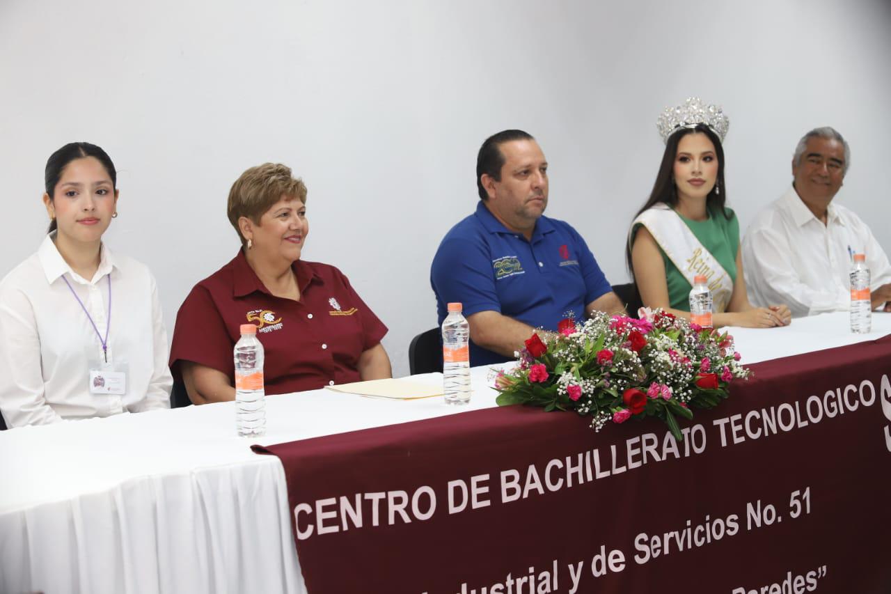 $!Dan banderazo de apertura al Simposio de Servicios de Hospedaje del CBTIS 51