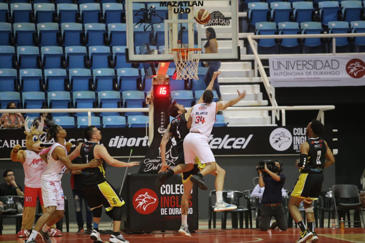 $!Venados Basketball remonta y apaga a Rayos en el Lobo Dome