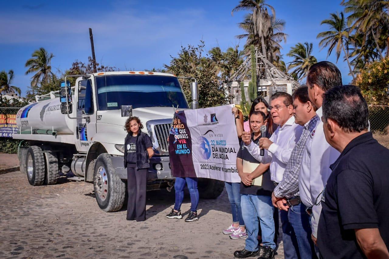 $!Inicia en Mazatlán la reutilización del agua para riego de áreas verdes