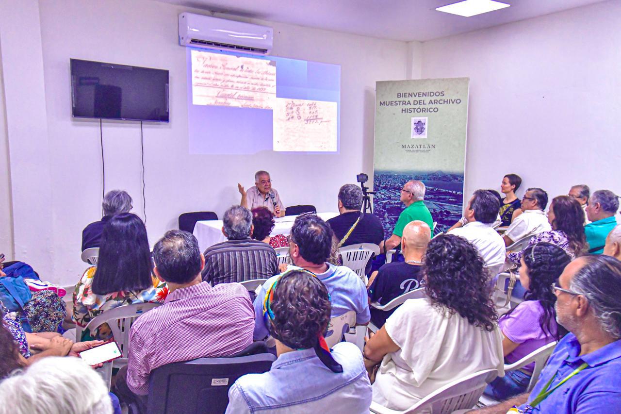 $!Conmemoran 187 aniversario del Primer Ayuntamiento de Mazatlán