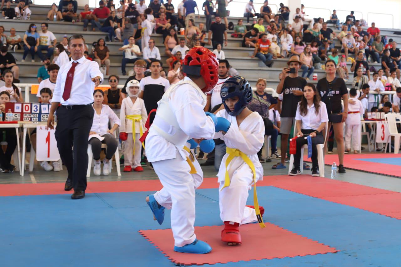 $!Lucen artemarcialistas infantiles en Copa de Karate Noroeste