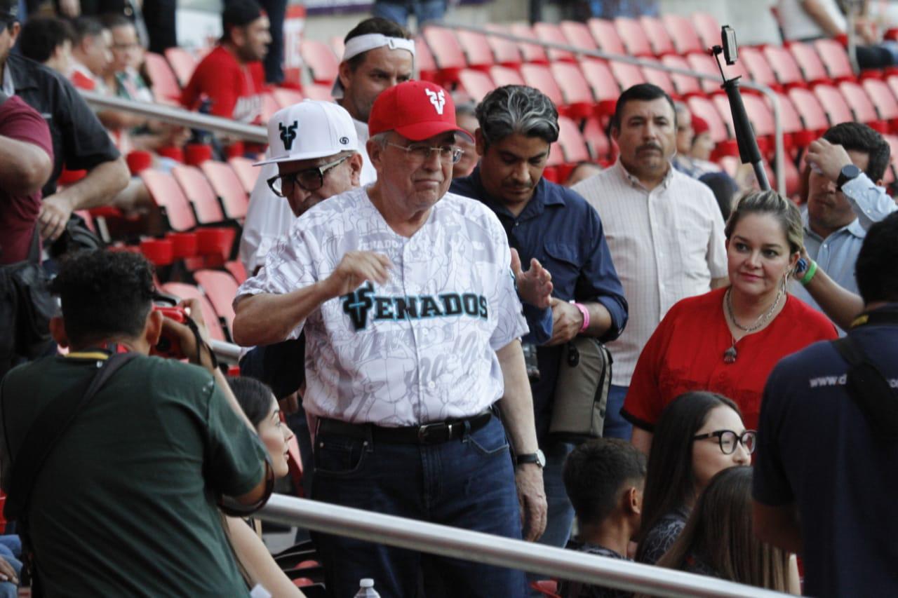 $!Arriban Rocha Moya y ‘El Químico’ juntos al estadio de Mazatlán; no es un mensaje político, señala Gobernador