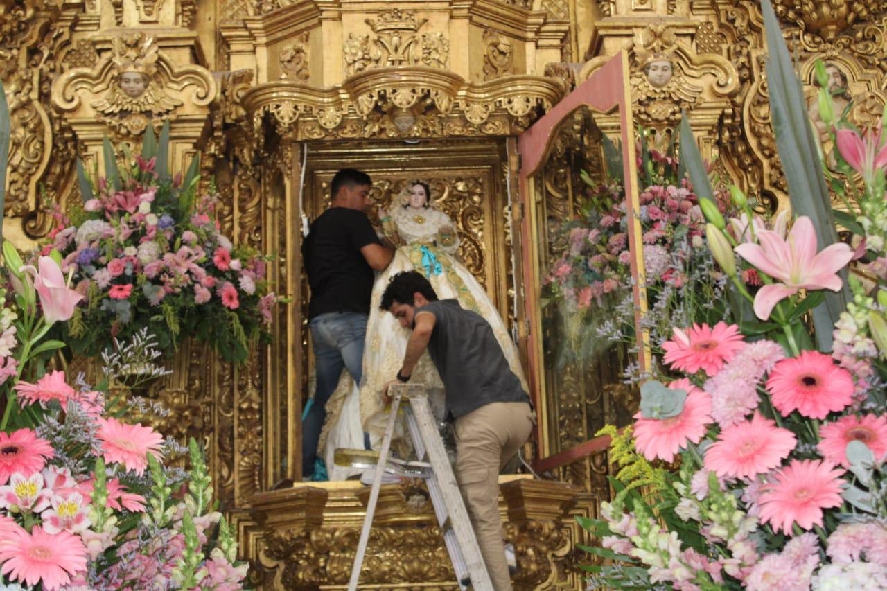 $!Familia cumple promesa y convierte en ofrenda de gratitud a la Virgen del Rosario