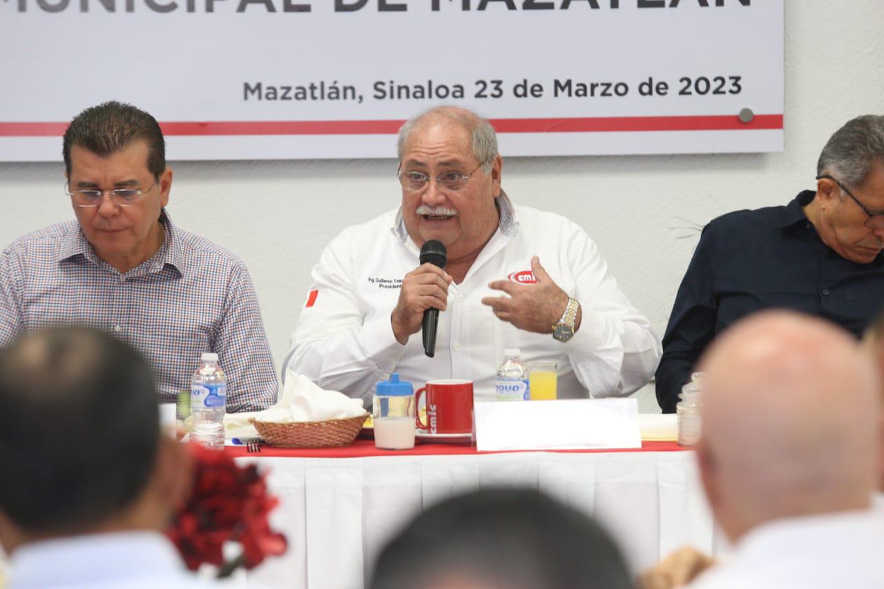 $!Pide CMIC Mazatlán a Alcalde mejora en vialidad, tratamiento de agua y drenaje