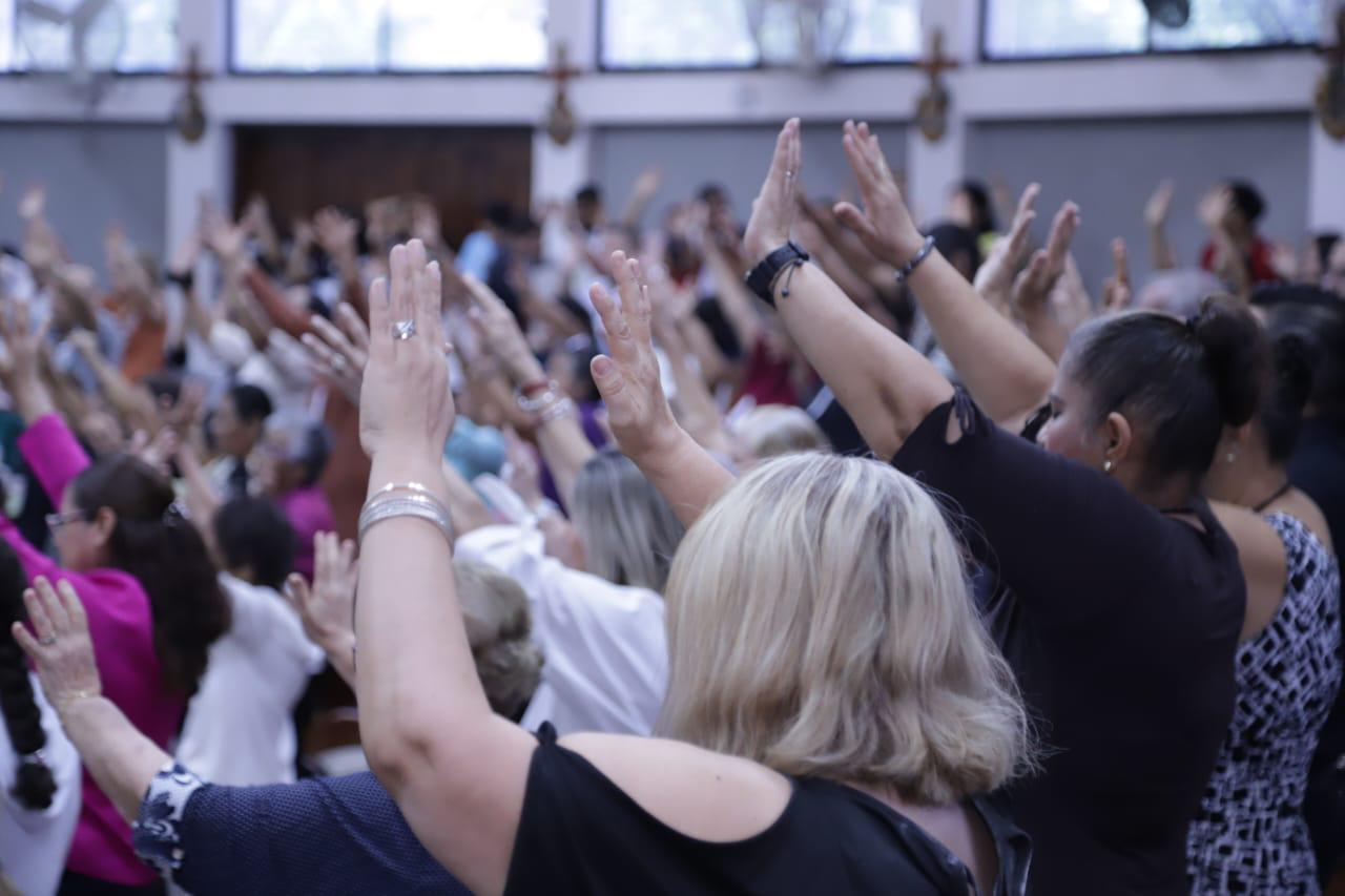 $!Entre alabanzas y oraciones, da inicio la edición 28 del Congreso Diocesano de RCCES