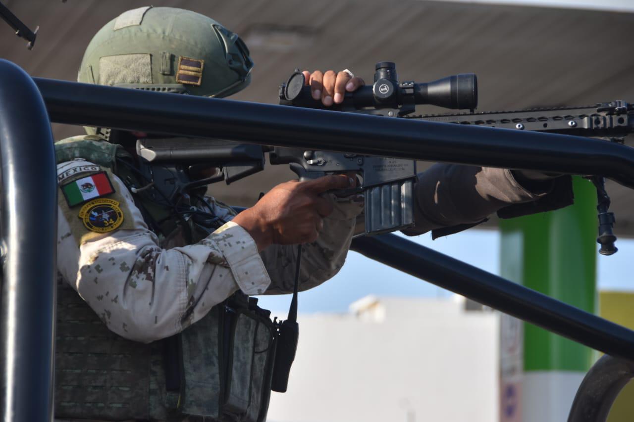 $!Agresión a policías desata balacera y pánico en Culiacán