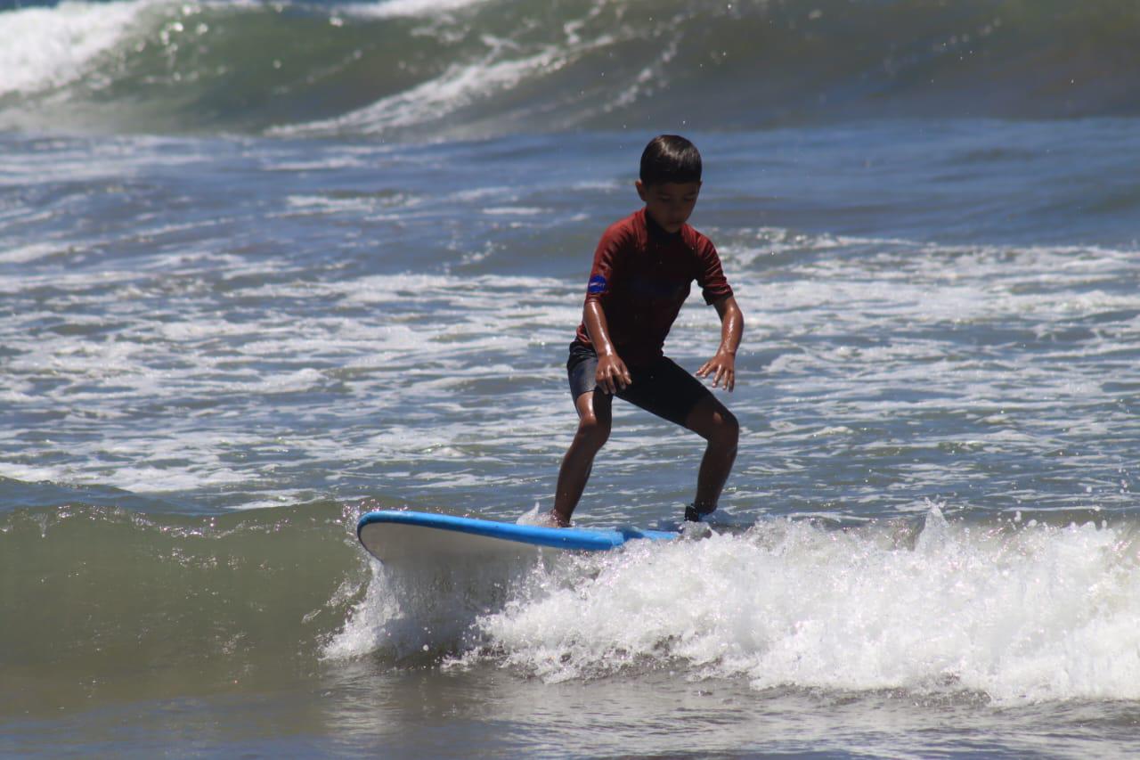 $!Celebran el Día del Niño entre olas y mucha diversión