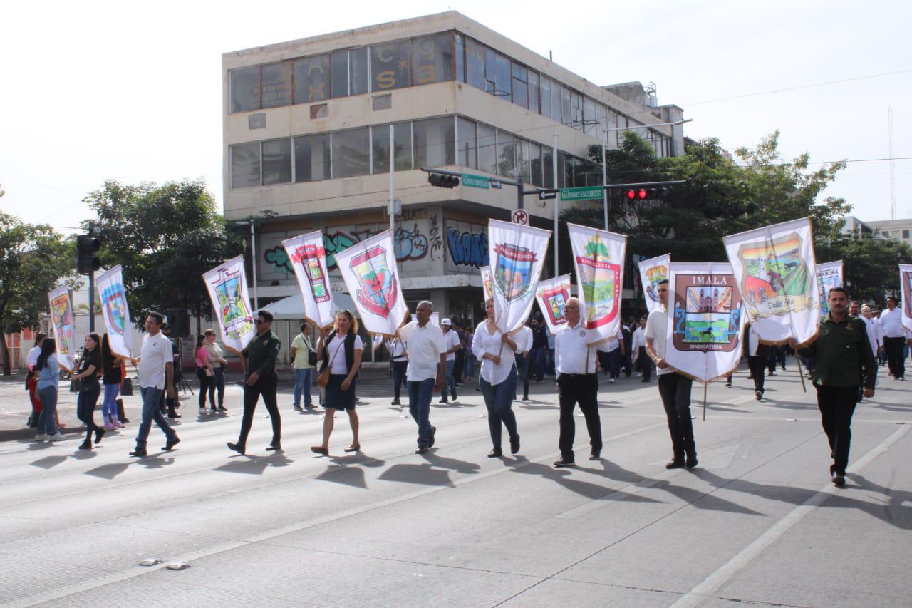 $!Celebran en Culiacán 29 años del Desfile de Banderas Históricas en Culiacán