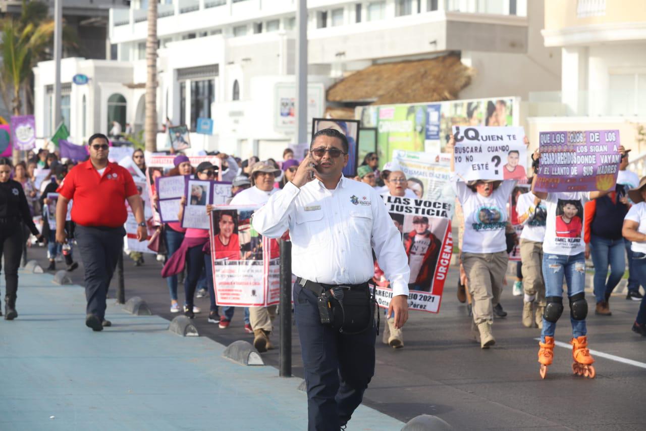 $!En la marcha 8M recuerdan con pase de lista y minuto de ruido a las que ya no pueden alzar la voz