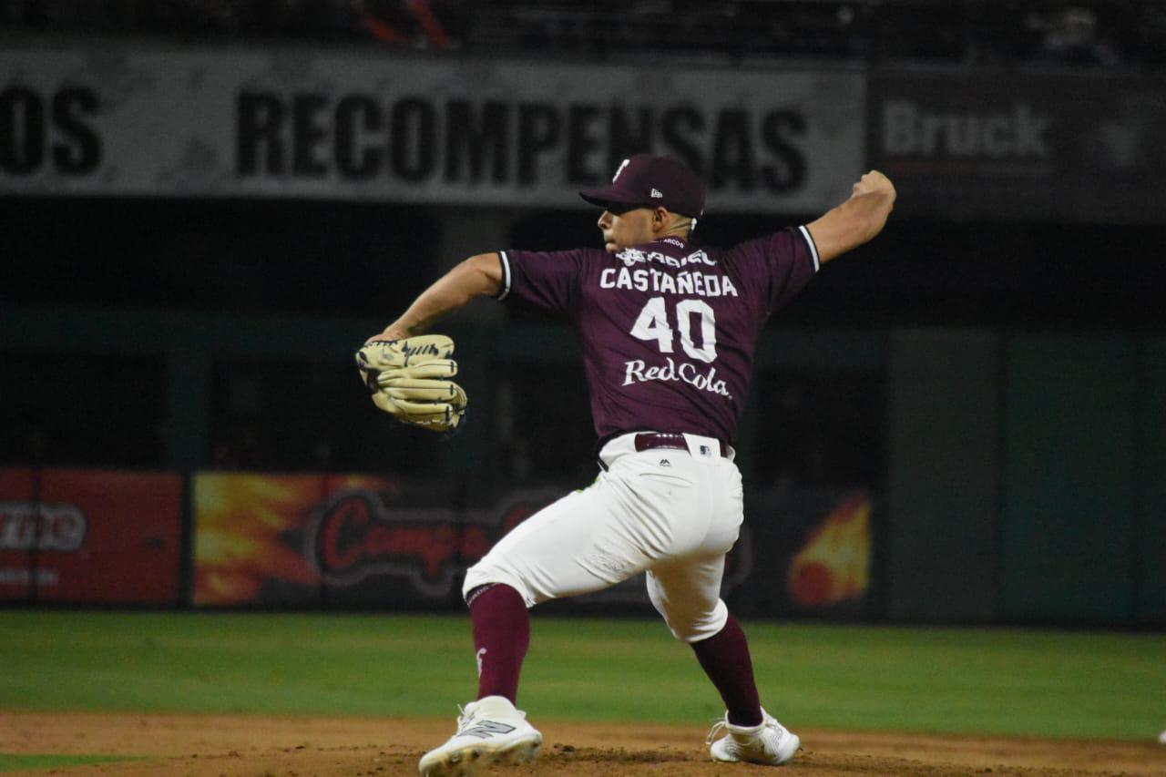 $!Tomateros de Culiacán pone 2-0 el Clásico Sinaloense en el primer playoff