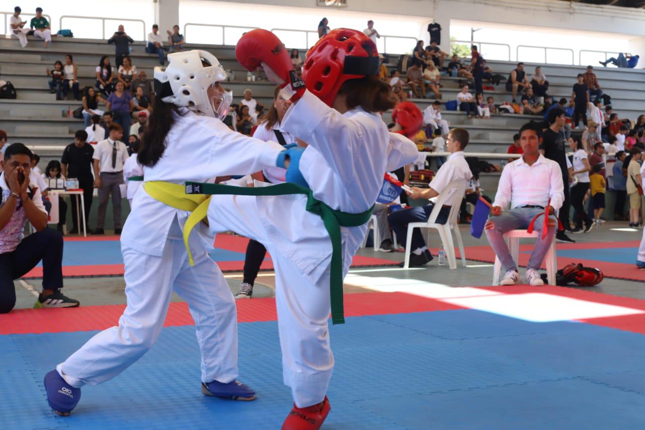 $!Lucen artemarcialistas infantiles en Copa de Karate Noroeste