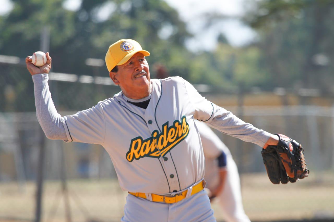 $!Recuerdan a Jesús Flores en partido amistoso de beisbol de ex Raiders