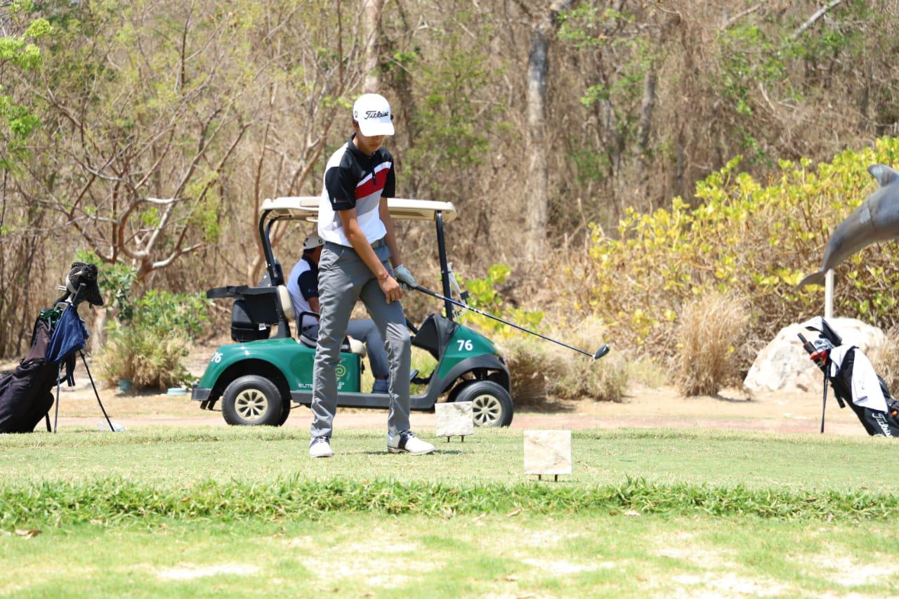 $!Tiene Ricardo Ríos buen día en golf de Nacionales Conade