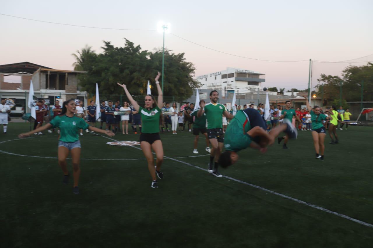 $!¡Fiesta completa se vive en Torneo Intramuros de Futbol El Cid!