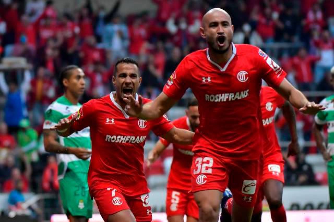 $!Toluca se lleva duelo de voltereras ante Santos