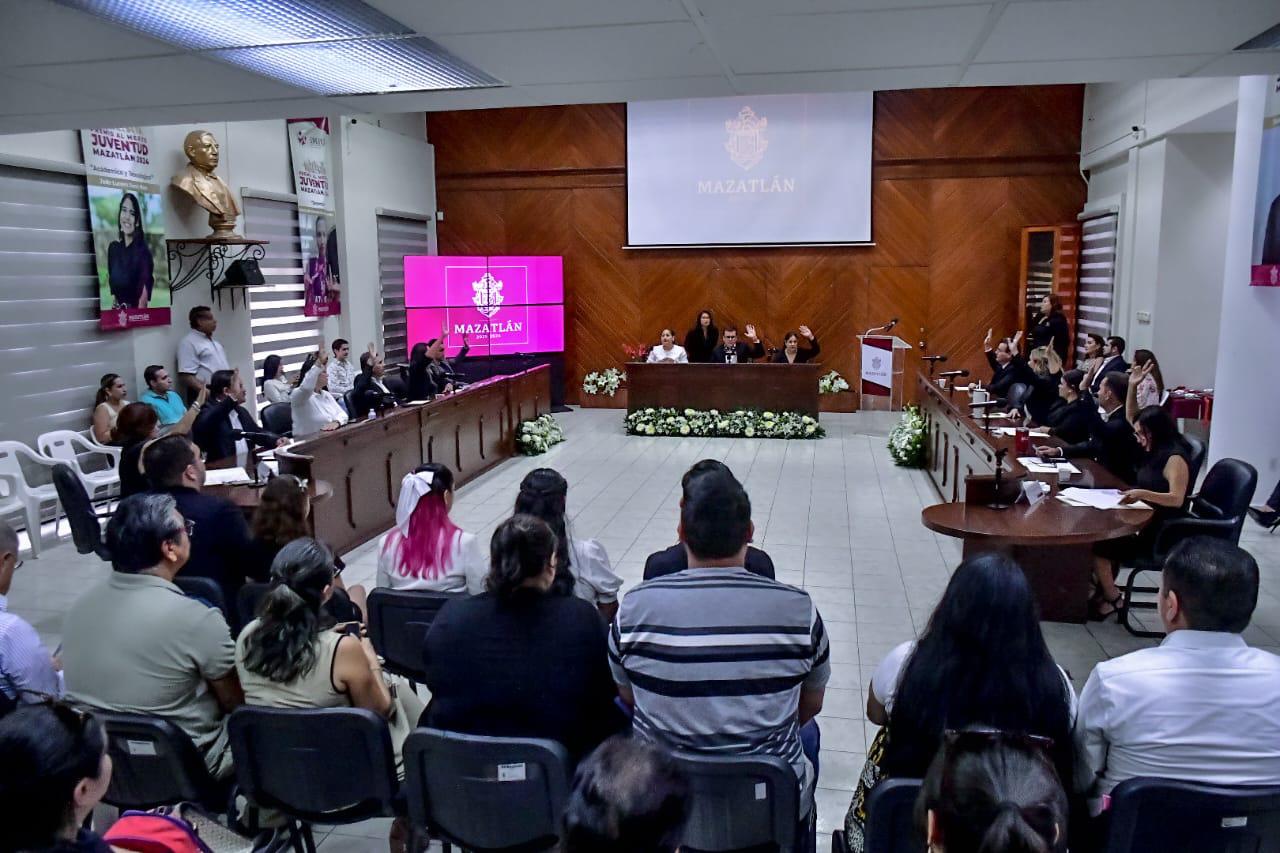 $!Reconocen a 5 jóvenes con el Premio al Mérito Juvenil Mazatlán 2024