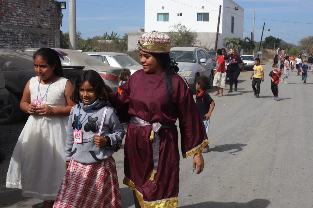 $!¡Gracias! Cumplen los Reyes Magos de Noroeste una vez más con niñas y niños de Mazatlán