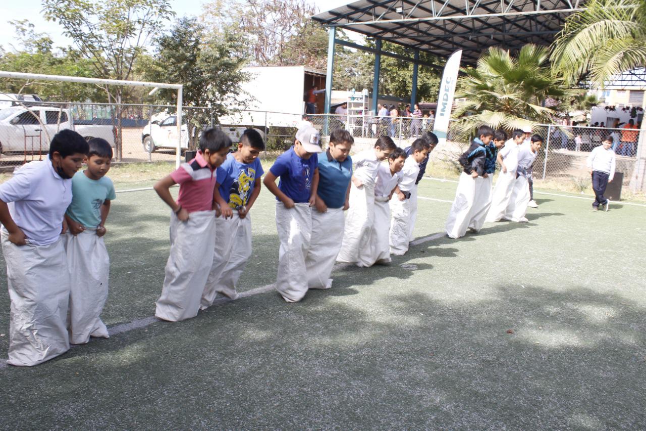 $!Divierte Imdec a alumnos de Primaria Rafael Buelna con su Feria Deportiva