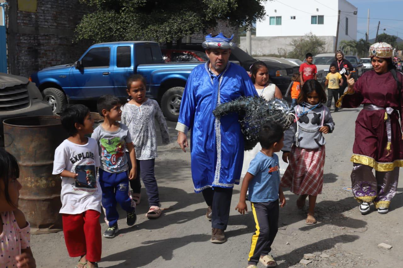 $!¡Gracias! Cumplen los Reyes Magos de Noroeste una vez más con niñas y niños de Mazatlán