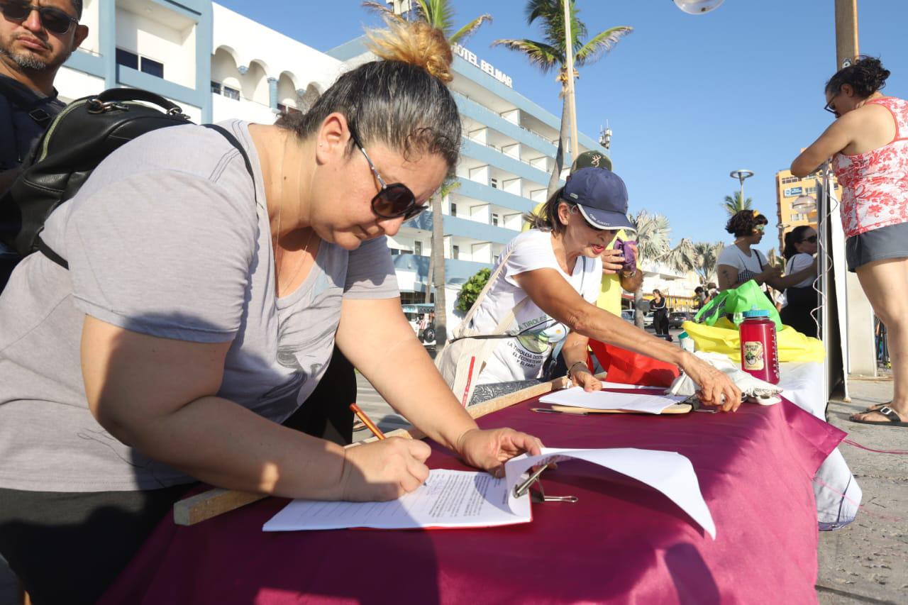 $!Recaban firmas para convertir el Cerro de El Crestón en Área Natural Protegida