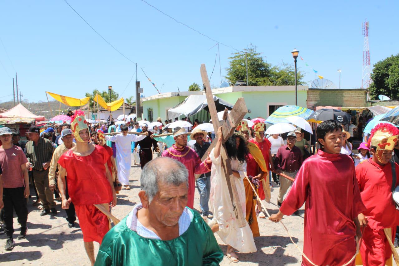 $!Se cumplen 322 años del tradicional Viacrucis de la comunidad indígena de Matatán