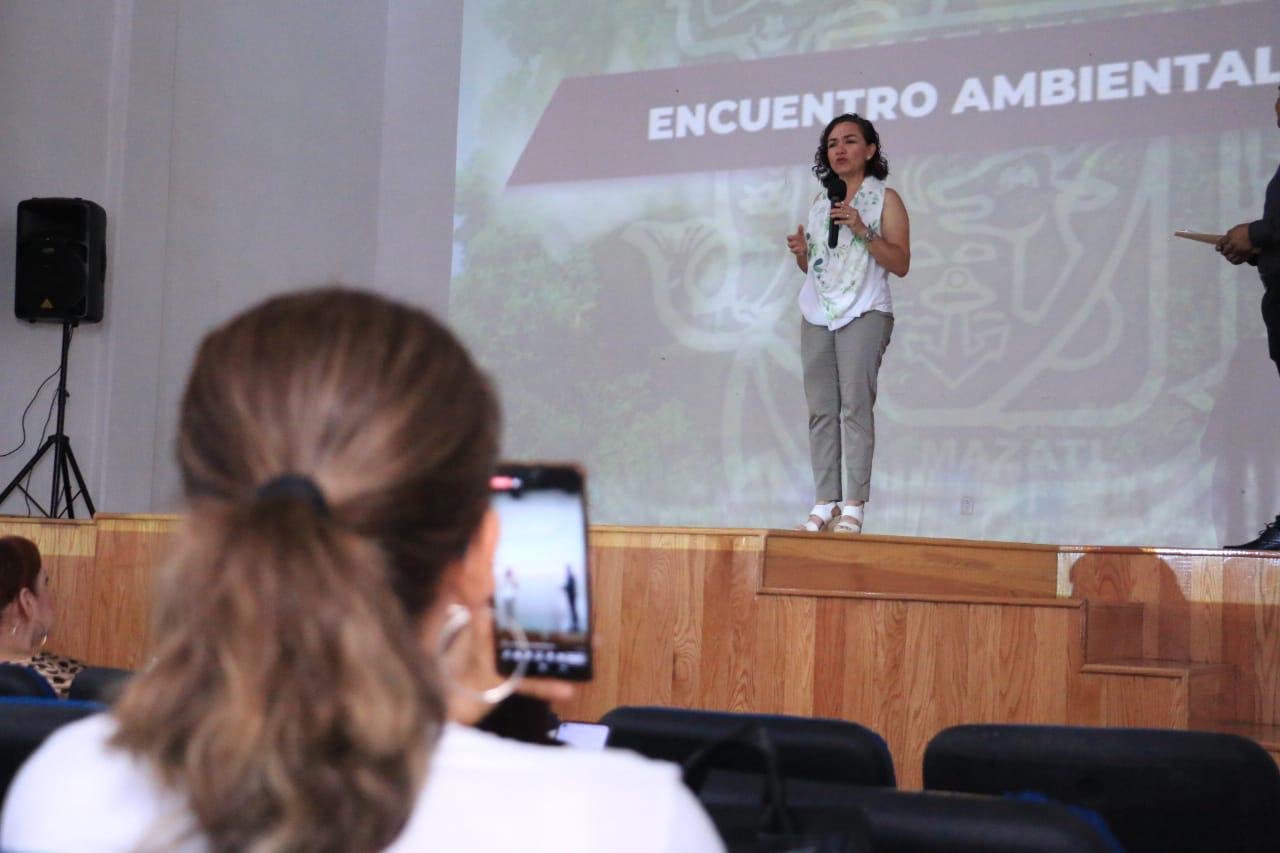 $!Intercambian proyectos en Mazatlán para la defensa del Planeta