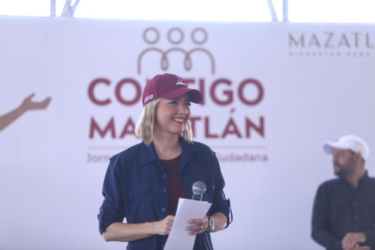 $!Presenta Estrella Palacios el programa Contigo Mazatlán, en Siqueros; ‘Seré una Presidenta de territorio, no de escritorio’, dice