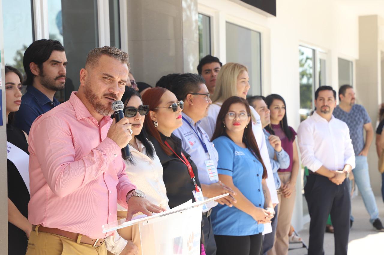 $!Germán Hernández, director general de plaza Mazatlán, de Farmacias del Ahorro.