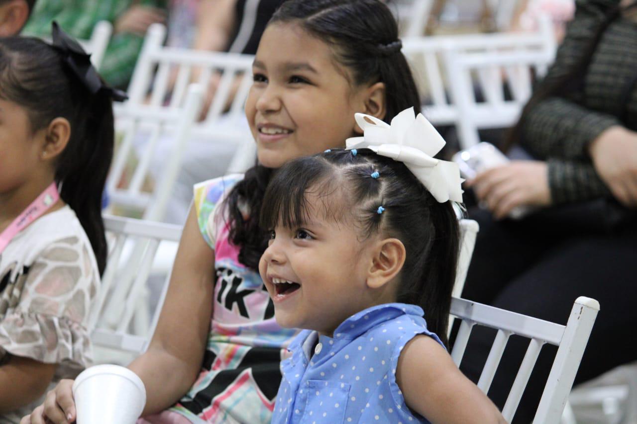 $!Una tarde muy feliz disfrutan el público infantil.