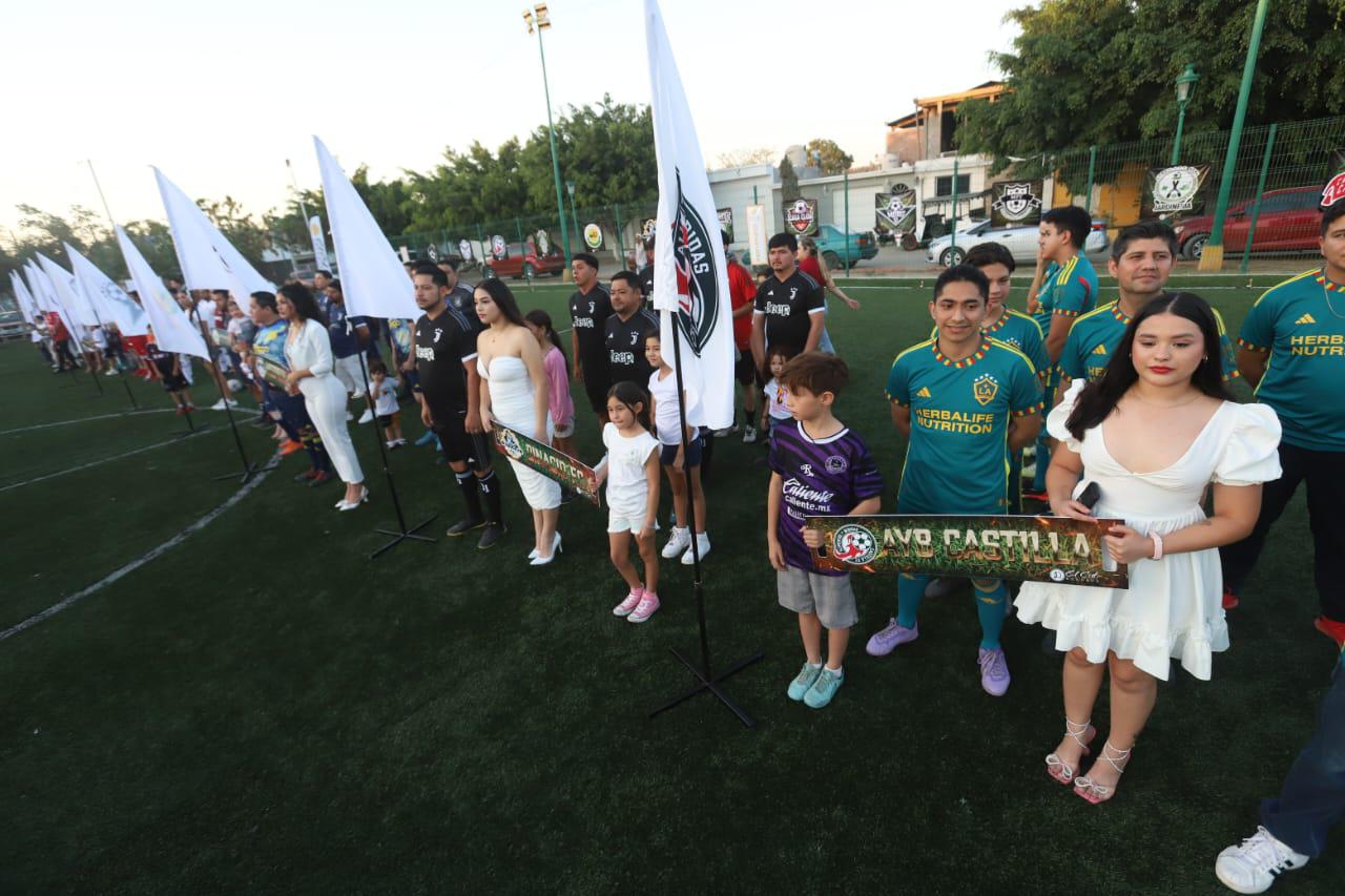 $!¡Fiesta completa se vive en Torneo Intramuros de Futbol El Cid!