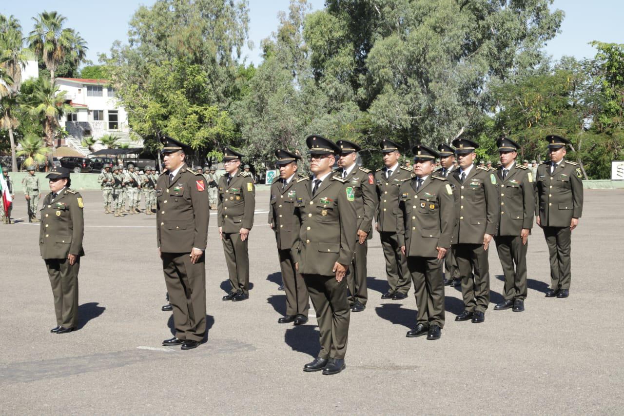 $!Imponen ascensos y condecoraciones a personal militar, en Mazatlán