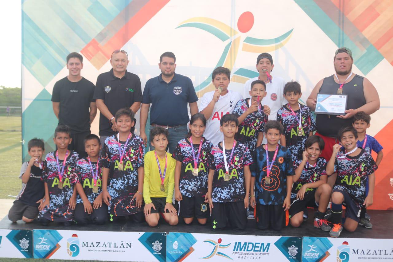 $!Premian a lo mejor de la Liga Infantil Intercolonial de Futbol (FOTOS)