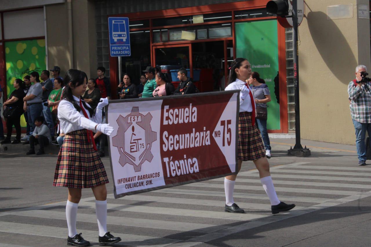 $!Celebran en Culiacán 29 años del Desfile de Banderas Históricas en Culiacán