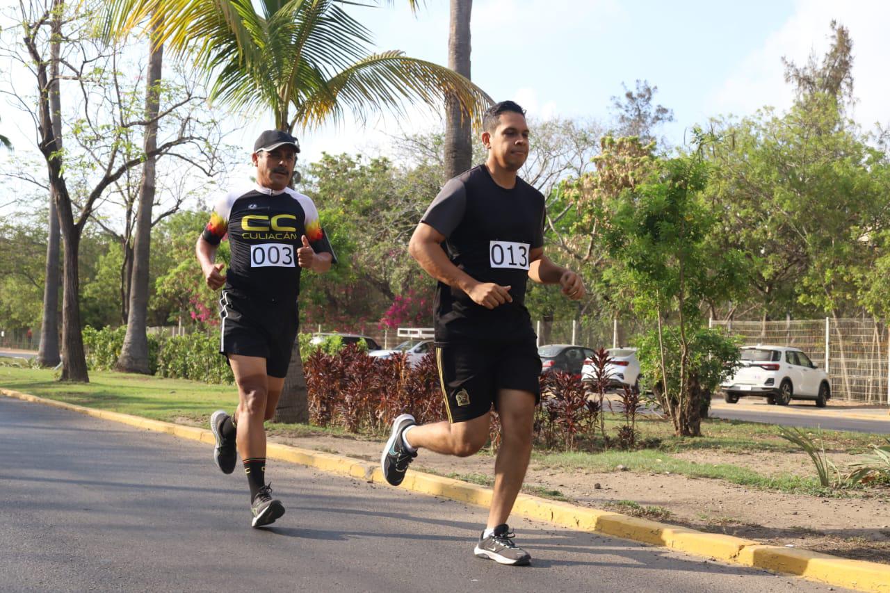 $!Festejan comunicadores Día de la Libertad de Expresión haciendo deporte