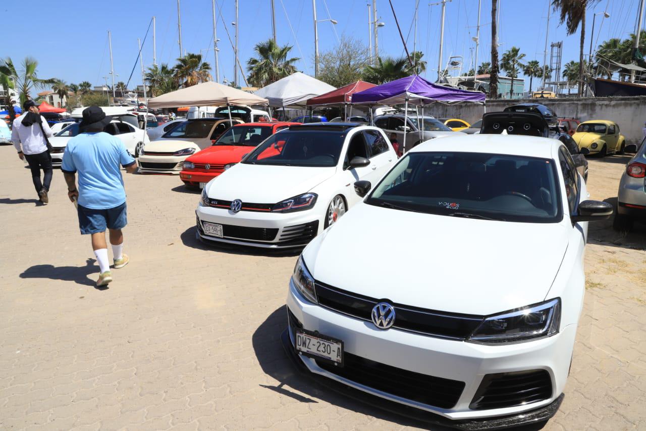 $!Cientos de vehículos exhiben sus atractivos en Carnalazo Vochero