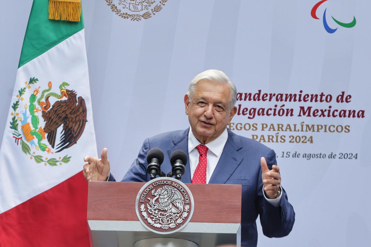 $!¡Con presencia sinaloense! Abandera AMLO a delegación mexicana para los Paralímpicos París 2024