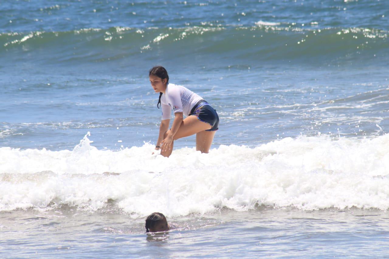 $!Celebran el Día del Niño entre olas y mucha diversión