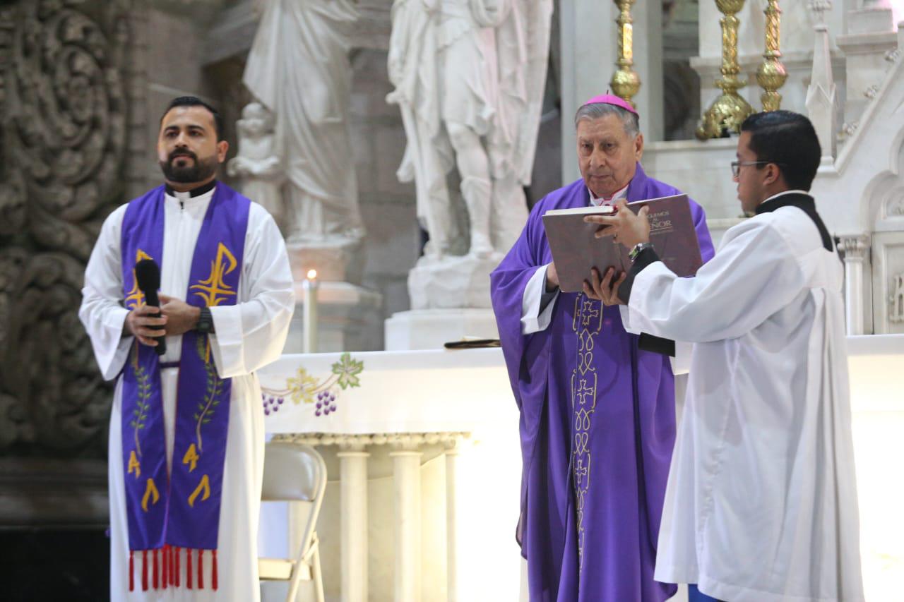 $!Llama Obispo de Mazatlán a vivir la caridad en esta Cuaresma