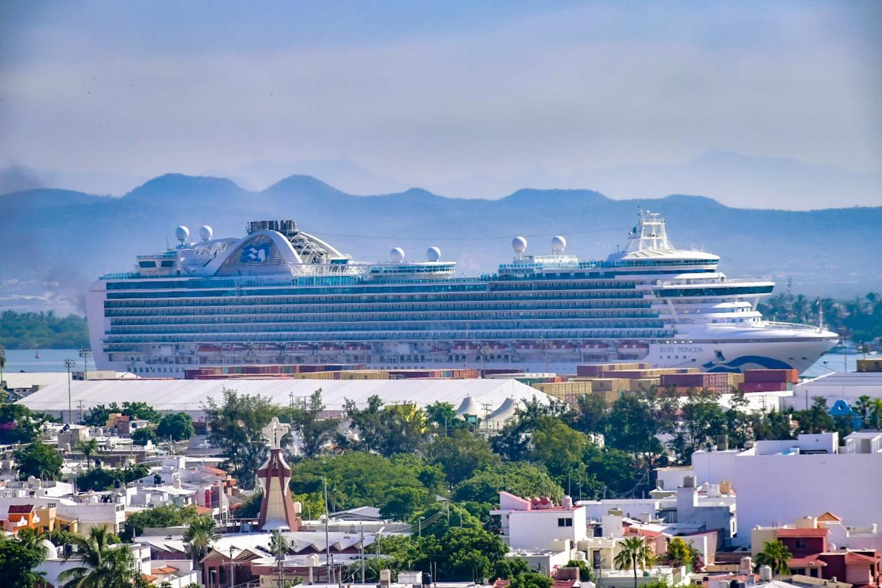 $!Refrendan navieras confianza en Mazatlán; arriba crucero Ruby Princess con casi 4 mil turistas