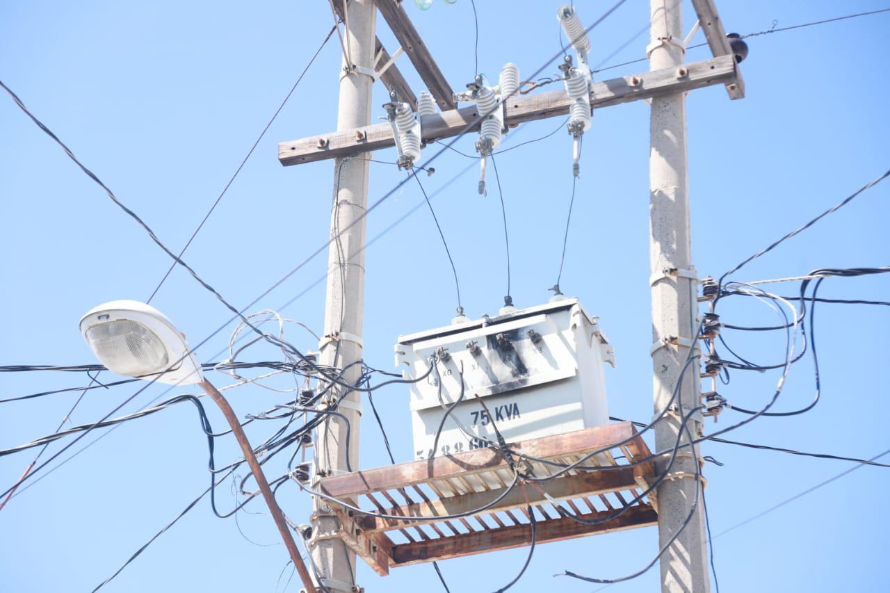 $!CFE ‘se aparece’ en la Villa Galaxia después de cuatro días sin luz