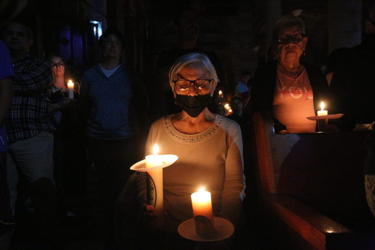 $!Celebran en la Catedral de Mazatlán la Vigilia Pascual