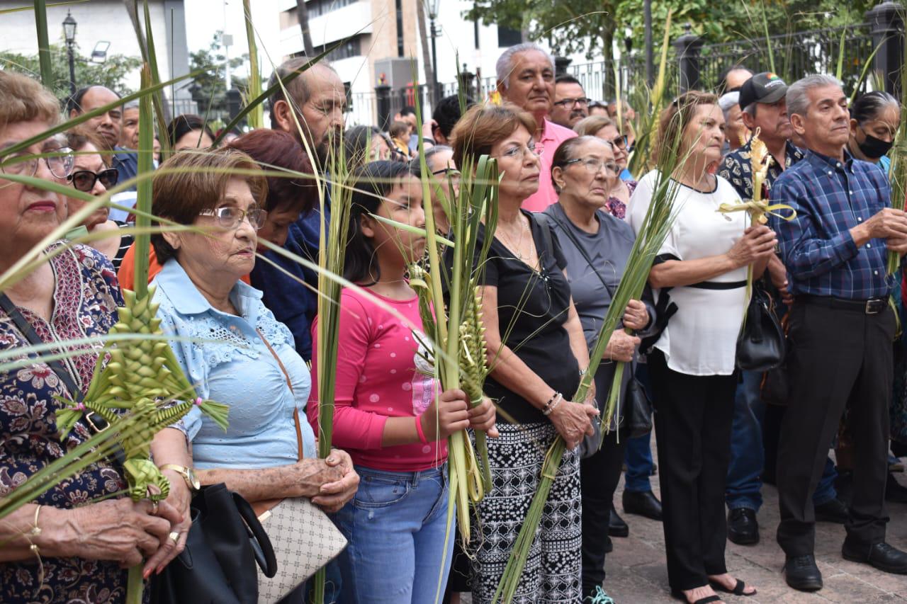 $!Obispo de Culiacán llama a quienes privaron de la libertad a familias a que respeten la dignidad y la vida