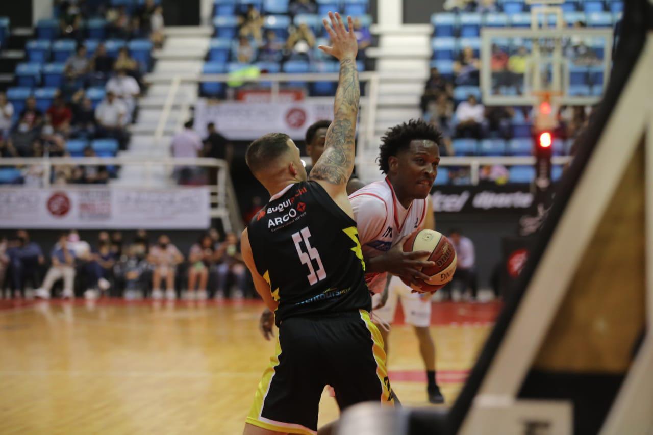 $!Venados Basketball remonta y apaga a Rayos en el Lobo Dome