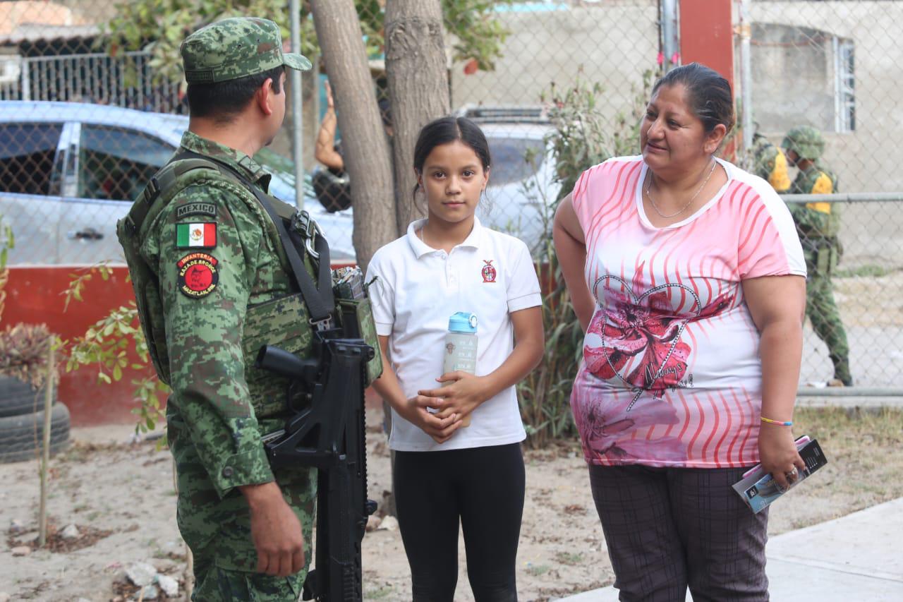 $!Sedena inicia campaña contra adicciones en Colonia La Sirena