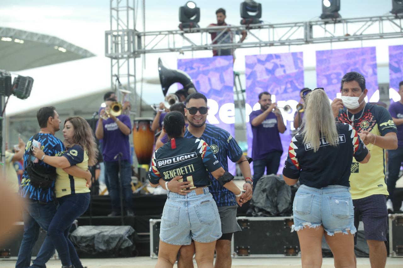 $!Invaden aficionados americanistas estadio Kraken