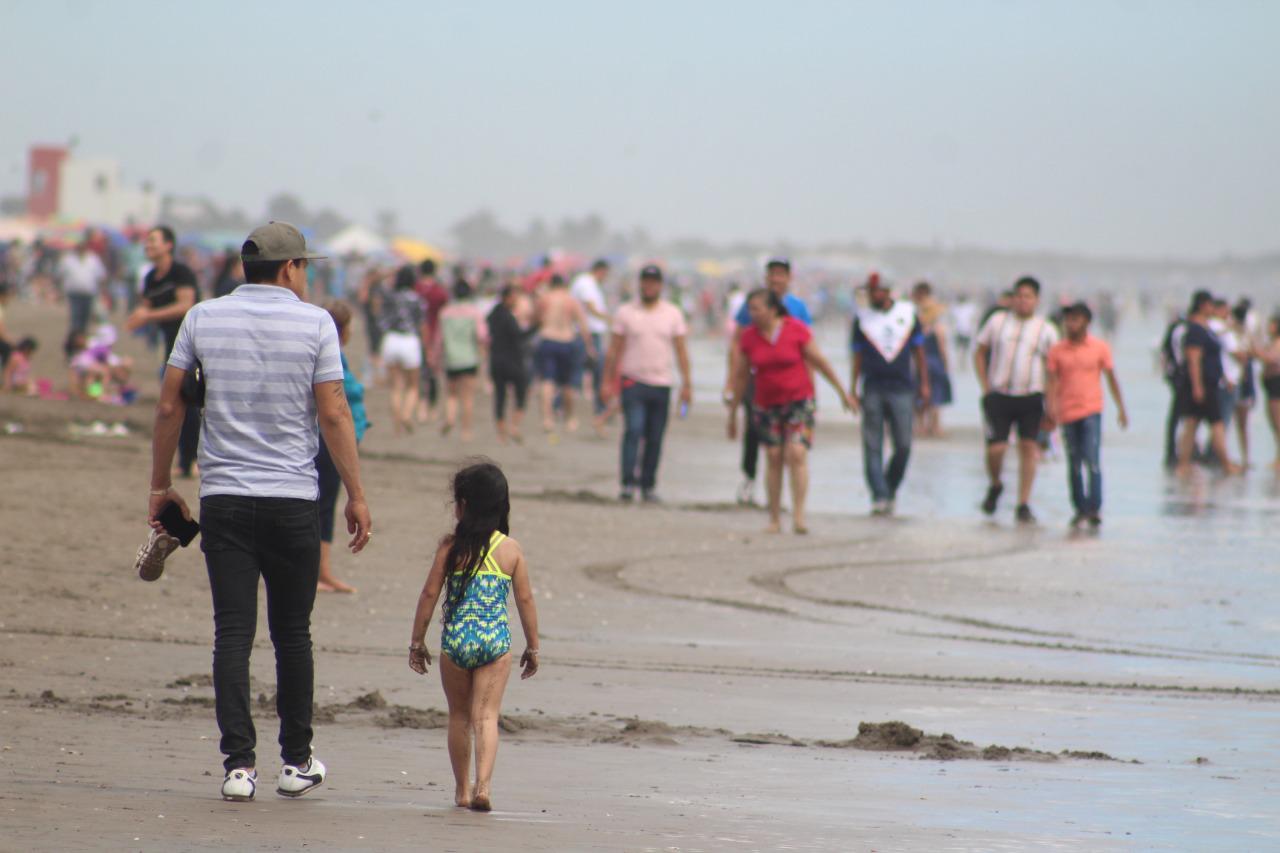 $!Bellavista y Las Glorias, en Guasave, reciben a más de 80 mil paseantes en los días santos